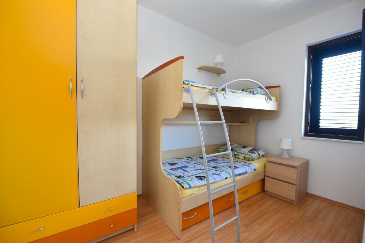Apartments Enya Novalja Eksteriør billede