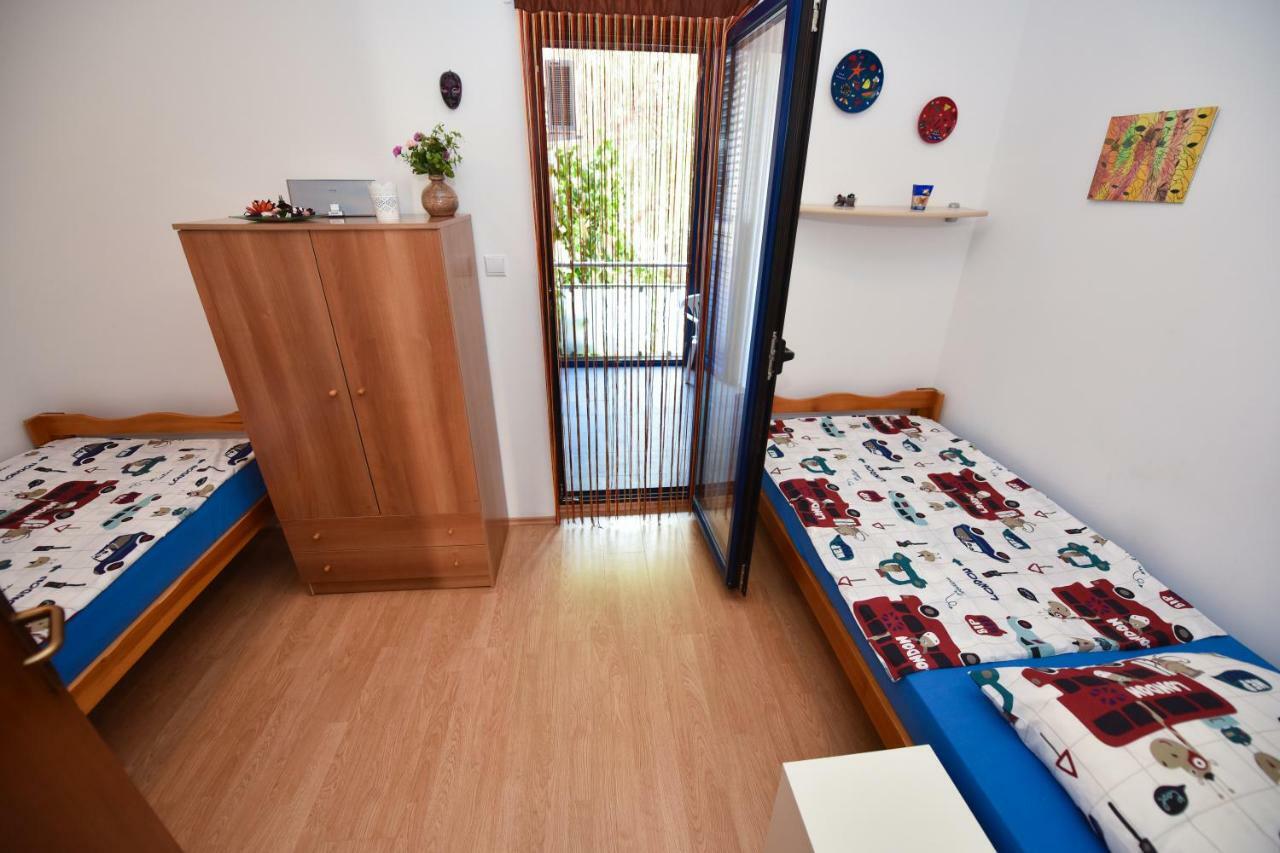 Apartments Enya Novalja Eksteriør billede